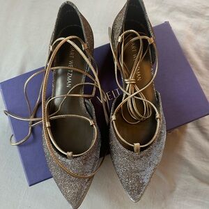 New in Box! Stuart Weitzman Gillian Women's Silver Lace-Up Flats Size 8